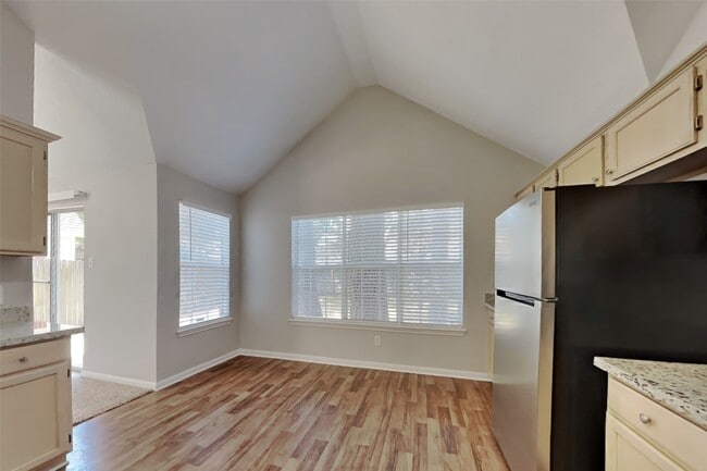 Building Photo - 1745 Fay Dr