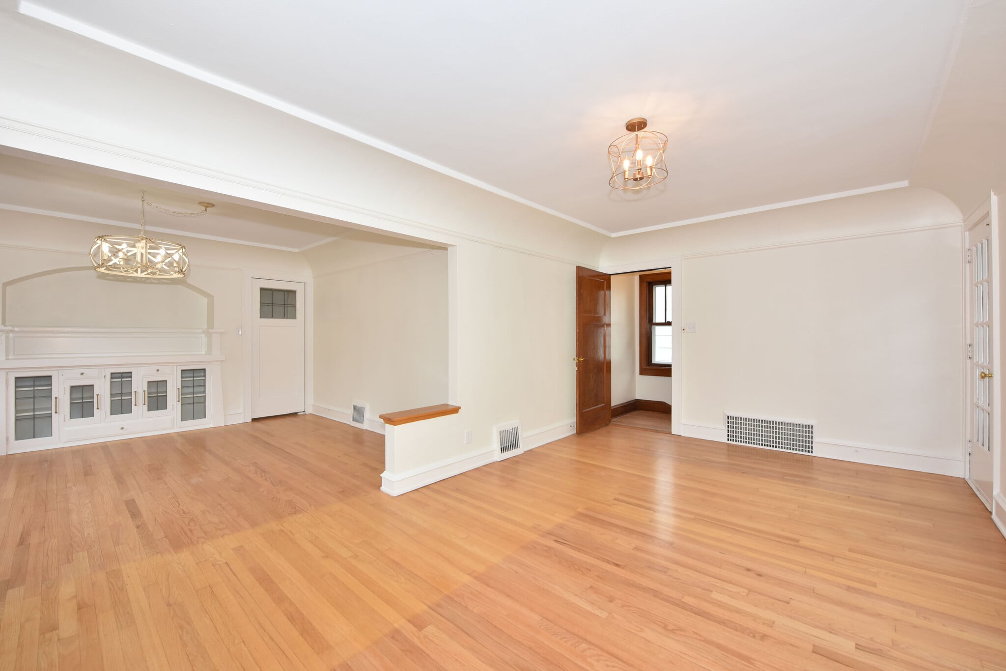 Front Entrance for 2nd Floor - 5706 N Bay Ridge Ave