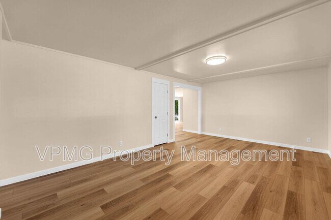Building Photo - 14907 NE 34th St