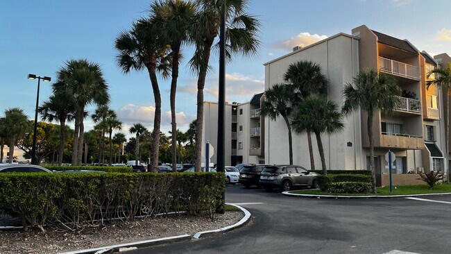 Building Photo - 7765 SW 86th St