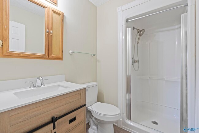 Building Photo - 1927 Edenton Dr SW