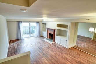 Building Photo - 704 Stonybrook Dr