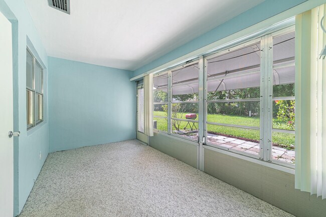 Building Photo - 180 High Point Terrace E