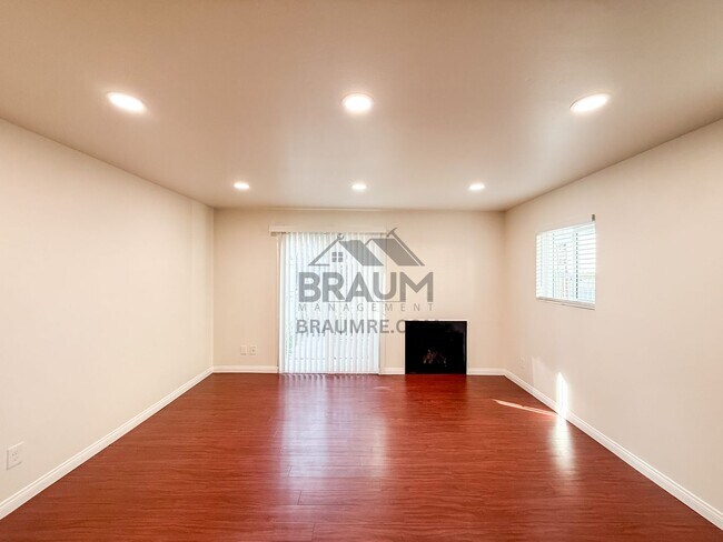 Building Photo - 14257 Friar St