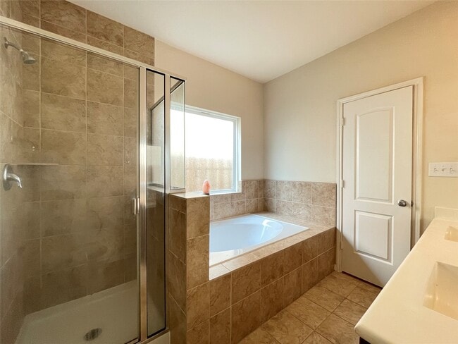 Building Photo - 7139 Pavilion Dr