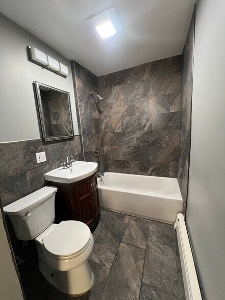 Building Photo - 61 Park St