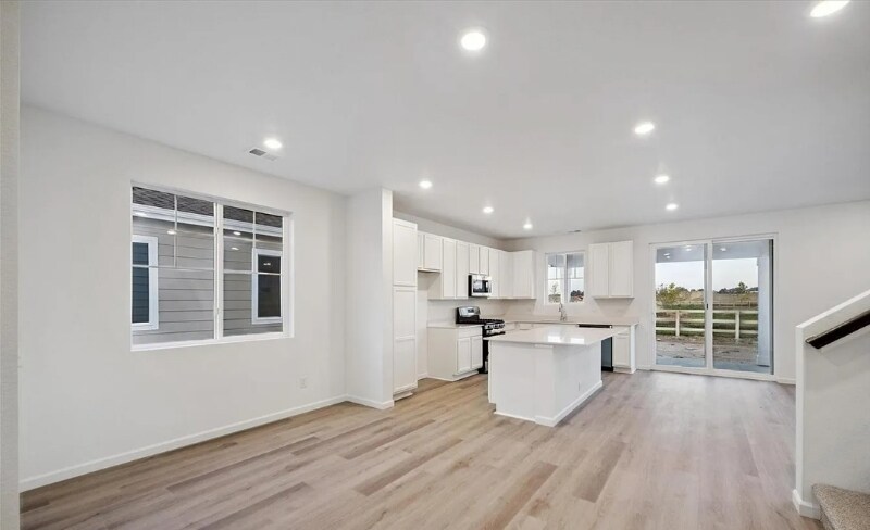 Building Photo - 924 Steppe Ln