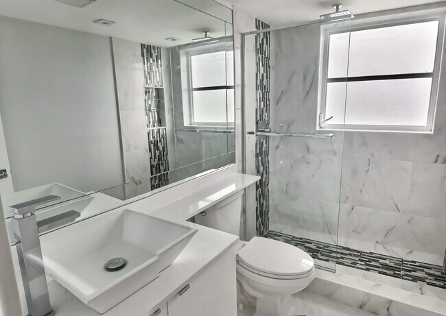 Building Photo - 2940 N Course Dr