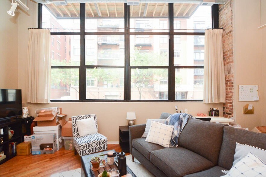 Building Photo - 226 N Clinton St