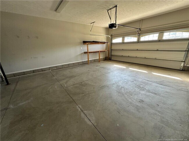 Building Photo - 498 New Castle Ln