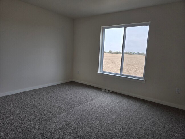 Building Photo - RaeMat LLC
