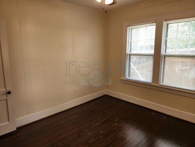 Building Photo - This Hillcrest Bungalow is just what you w...