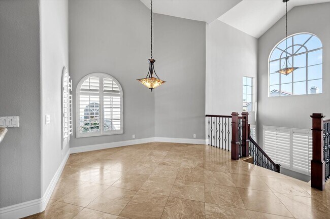 Building Photo - 2547 Orange Ave