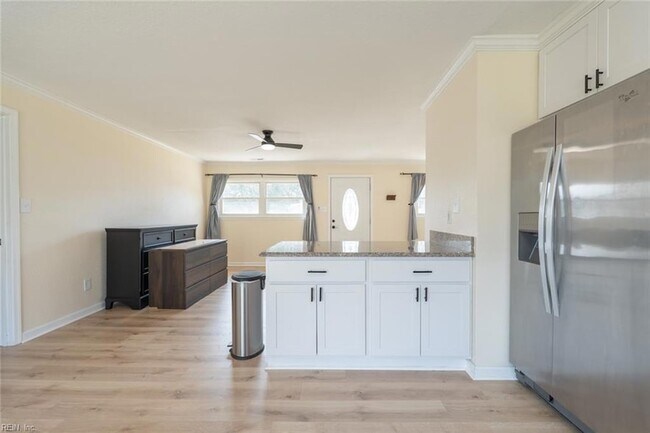 Building Photo - 3528 Chester St