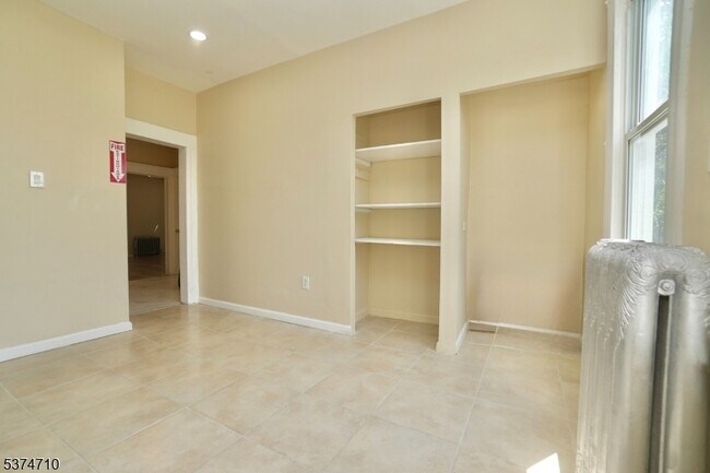 Building Photo - 184 N 11th St