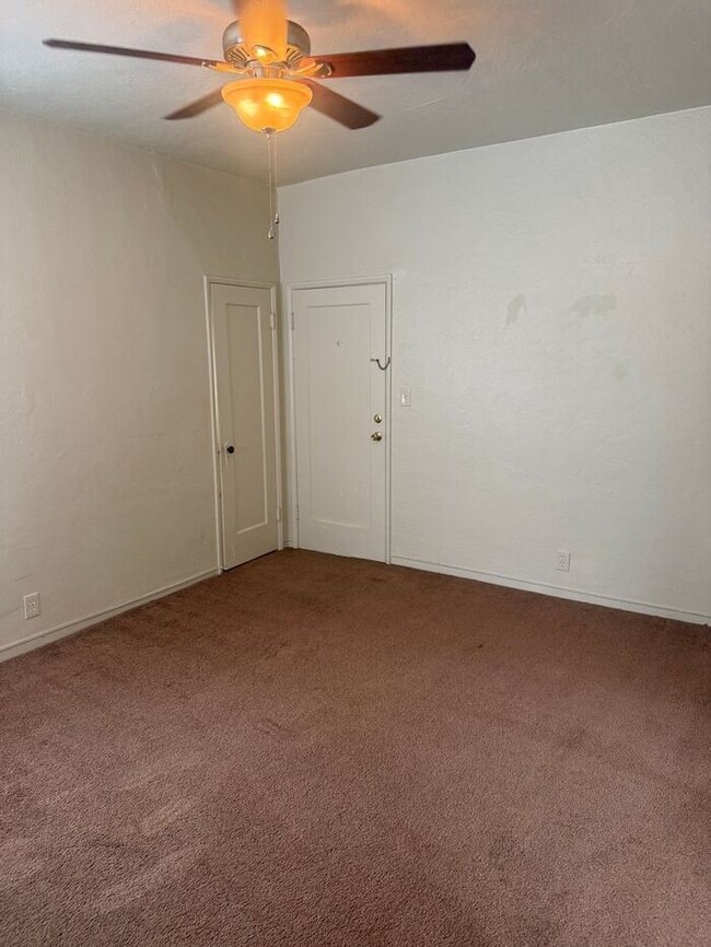 Building Photo - Great 1 Bedroom 1 Bath