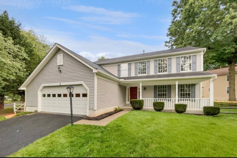 Primary Photo - 4 Pembrooke View Ct
