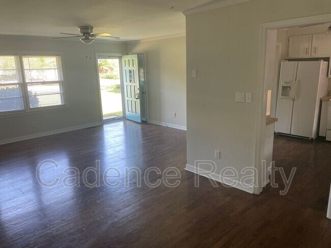 Building Photo - 224 Wood Dale Dr