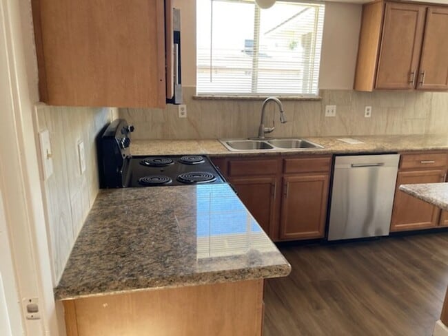 Building Photo - Mesa 4 bedroom rental