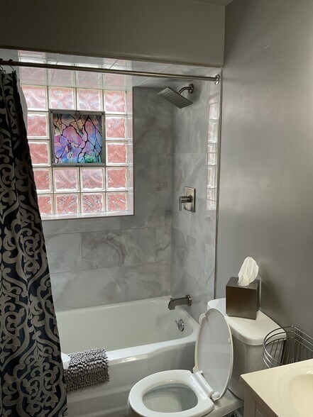 Building Photo - 7243 Dartmouth Ave