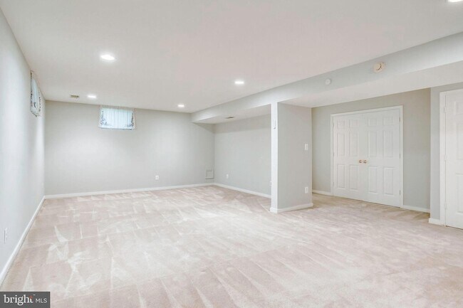 Building Photo - 26161 Rachel Hill Dr