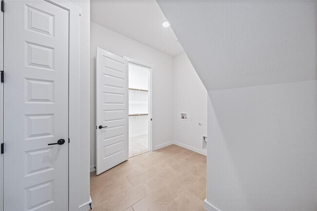 Building Photo - 6812 Rounded Pebble Ln