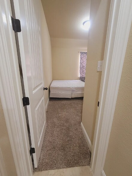 Building Photo - 10632 Helen Dr