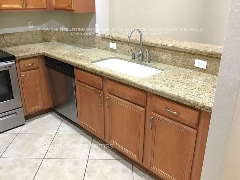 Building Photo - 5817 Hampton Hills Blvd