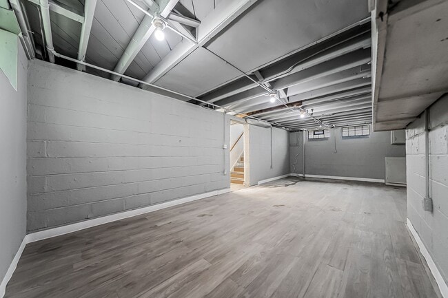 Building Photo - 6315 Westlake Ave
