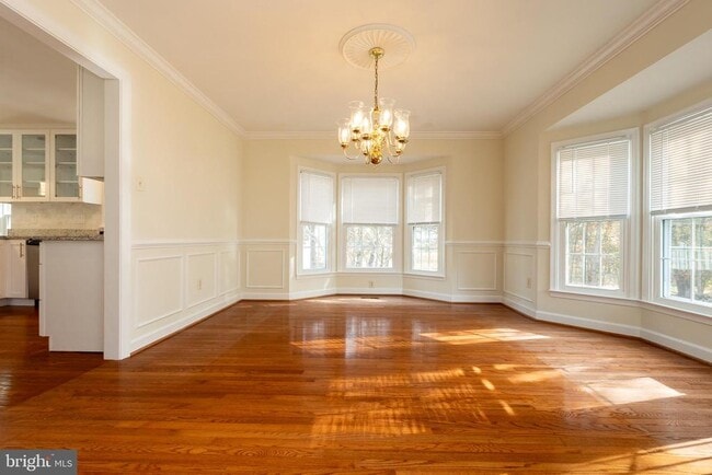 Building Photo - 14209 Floral Park Dr