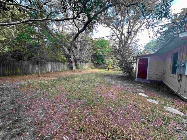 Building Photo - 303 Colbert Ave