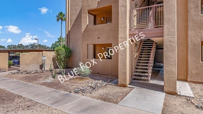 Building Photo - 1810 E Blacklidge Dr