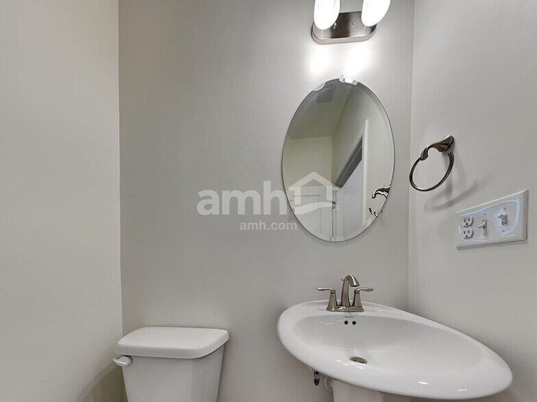 Building Photo - 2471 Napa Valley Dr