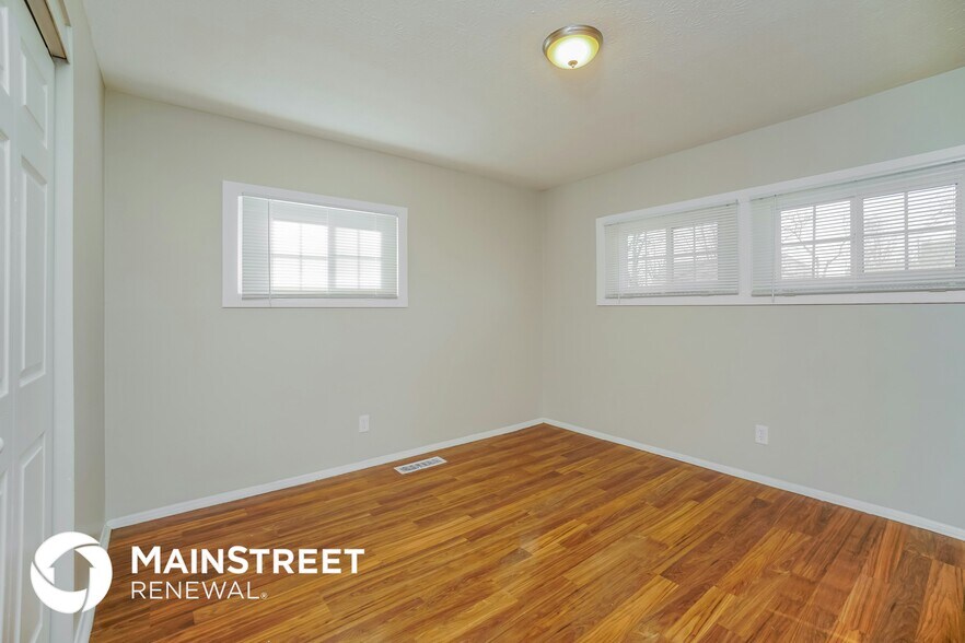 Building Photo - 1290 Elderwood Ave
