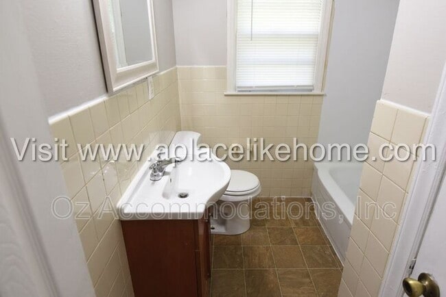 Building Photo - 8918 E 74th St