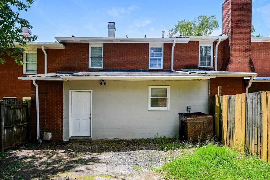 Building Photo - 976 Park Gate Pl