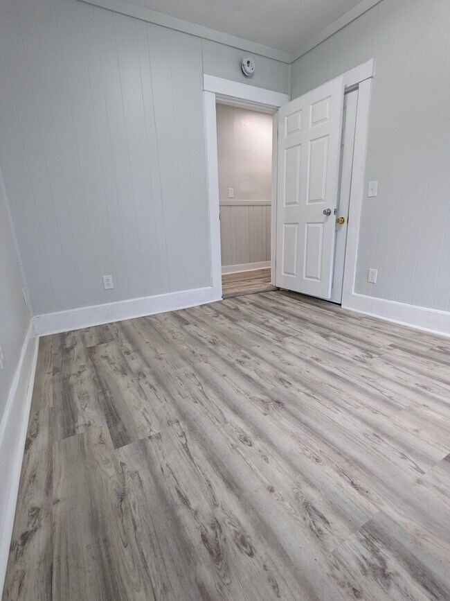 Building Photo - 23 Middle St