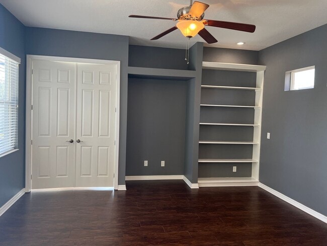 Building Photo - 3 Bedroom 2 Bath Single Family Home