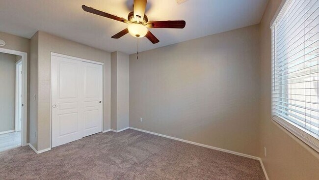 Building Photo - 3830 E Kroll Dr