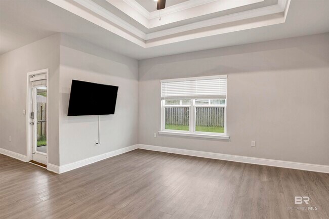 Building Photo - 390 Gemini St