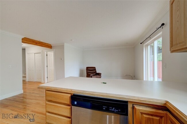 Building Photo - 3 bedroom 2 bath townhome in Bozeman!