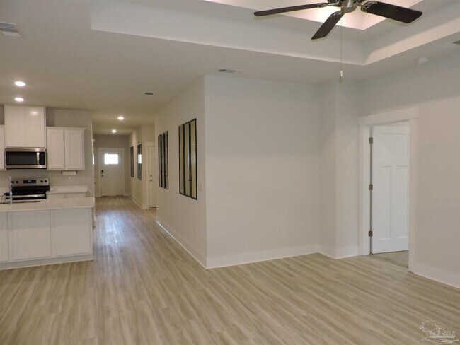Building Photo - 5851 Sargassum Ln