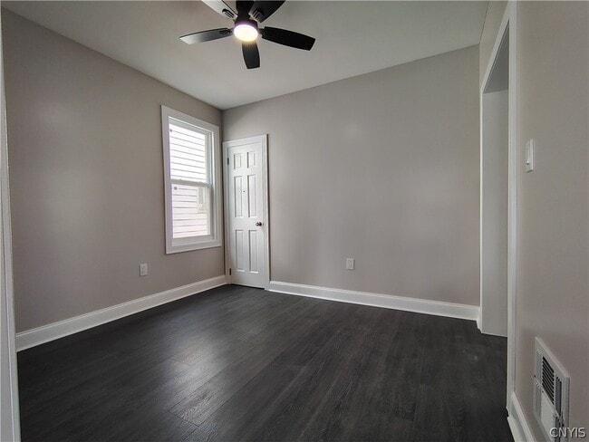 Building Photo - 1539 Taylor Ave