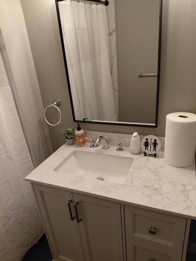 Building Photo - 537 N Mechanic St