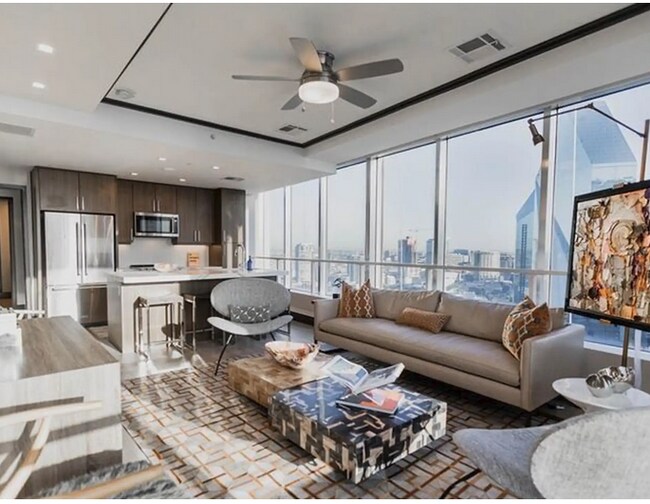 Building Photo - 1505 Elm St