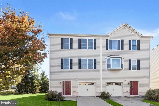 Building Photo - 1 Karendale Ct