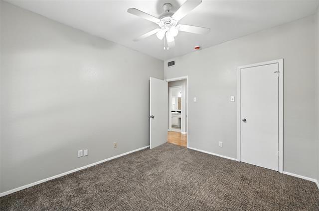Building Photo - 8601 Park Ln