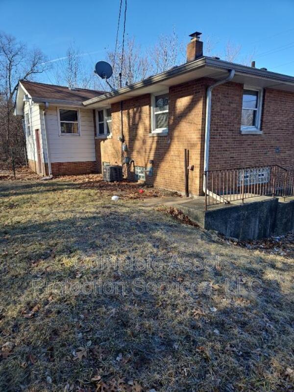 Building Photo - 3707 S Liverpool Rd