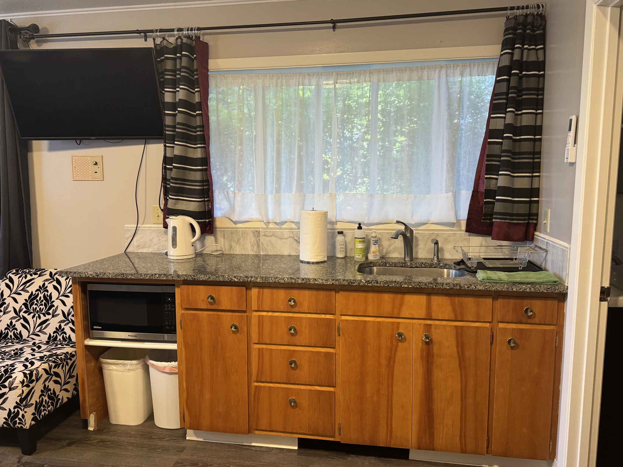 Building Photo - 3354 NW Crest Dr