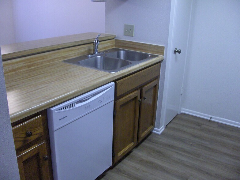 Kitchen - 4257 Family Tree